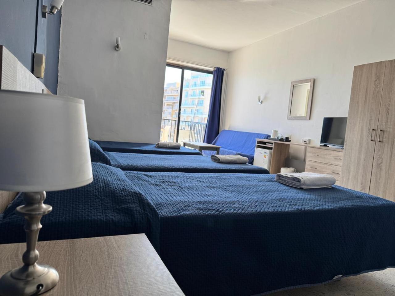 Roma Hotel 3*